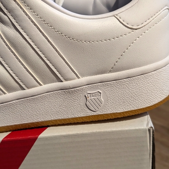 K-Swiss Men's Classic VN Leather Sneaker 👟 - Picture 2 of 9